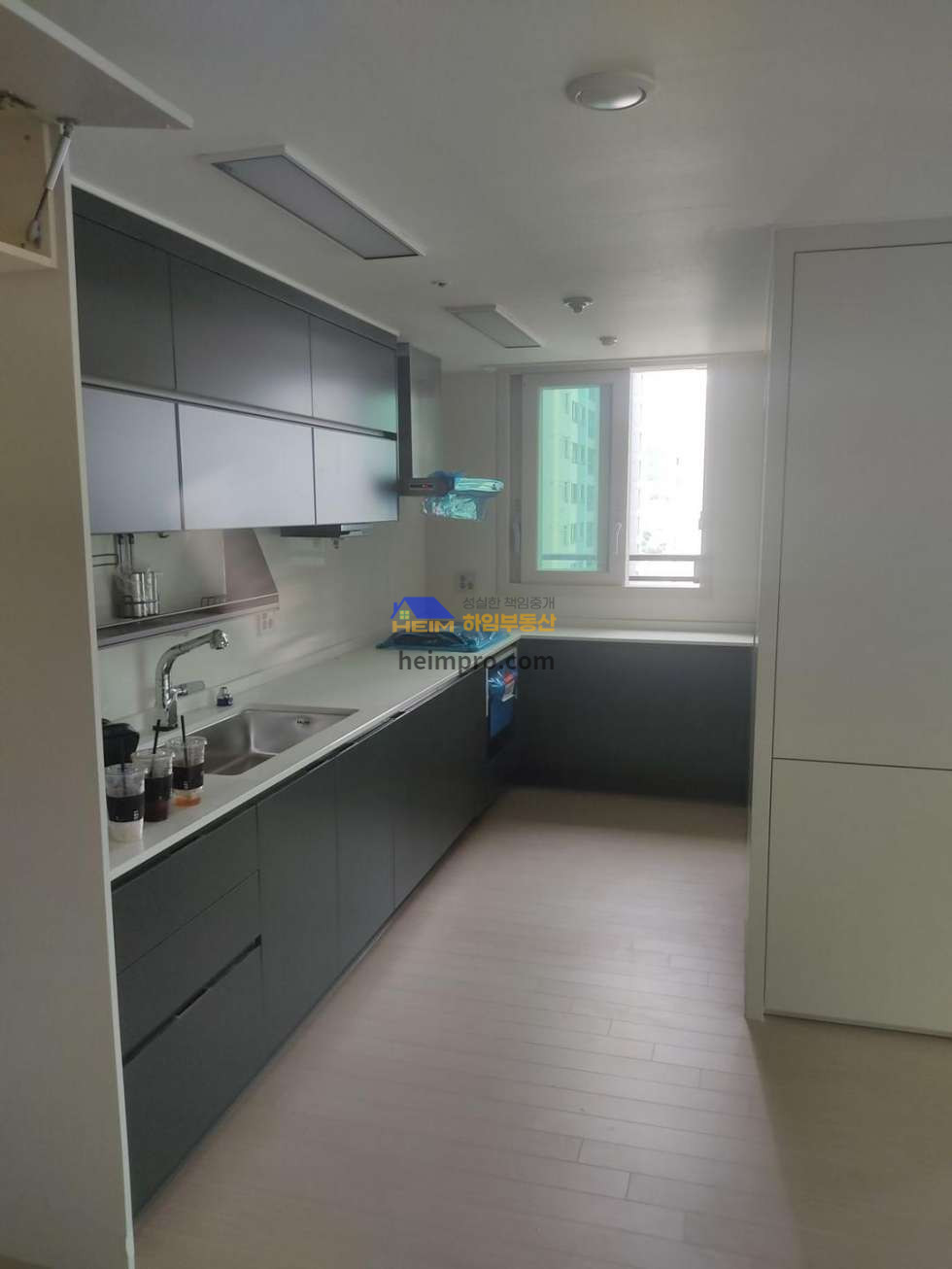 부산 부산진구 연지동 415 113동 로얄층으로 조망좋은 양면창, 주인거주 즉시입주 가능. 매매 매물번호 11178 사진 3