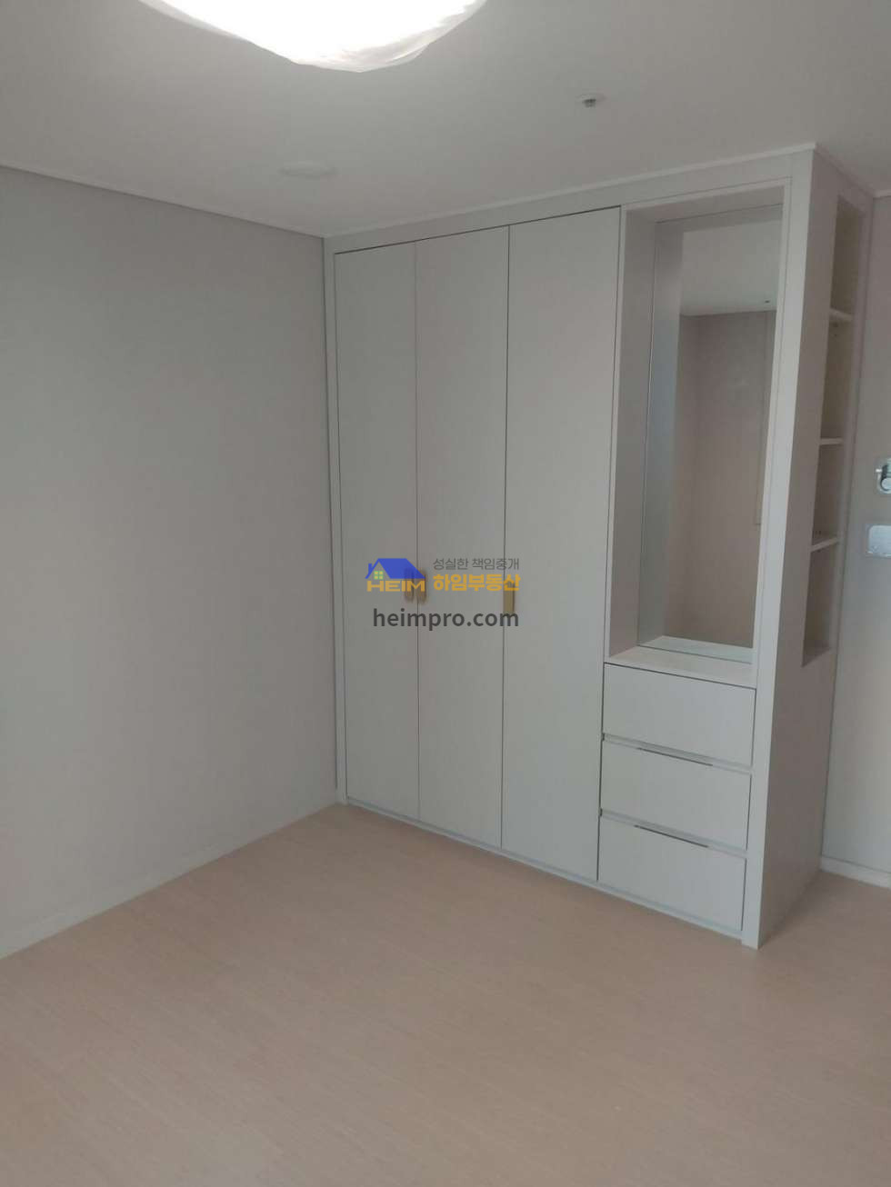 부산 부산진구 연지동 415 113동 로얄층으로 조망좋은 양면창, 주인거주 즉시입주 가능. 매매 매물번호 11178 사진 12
