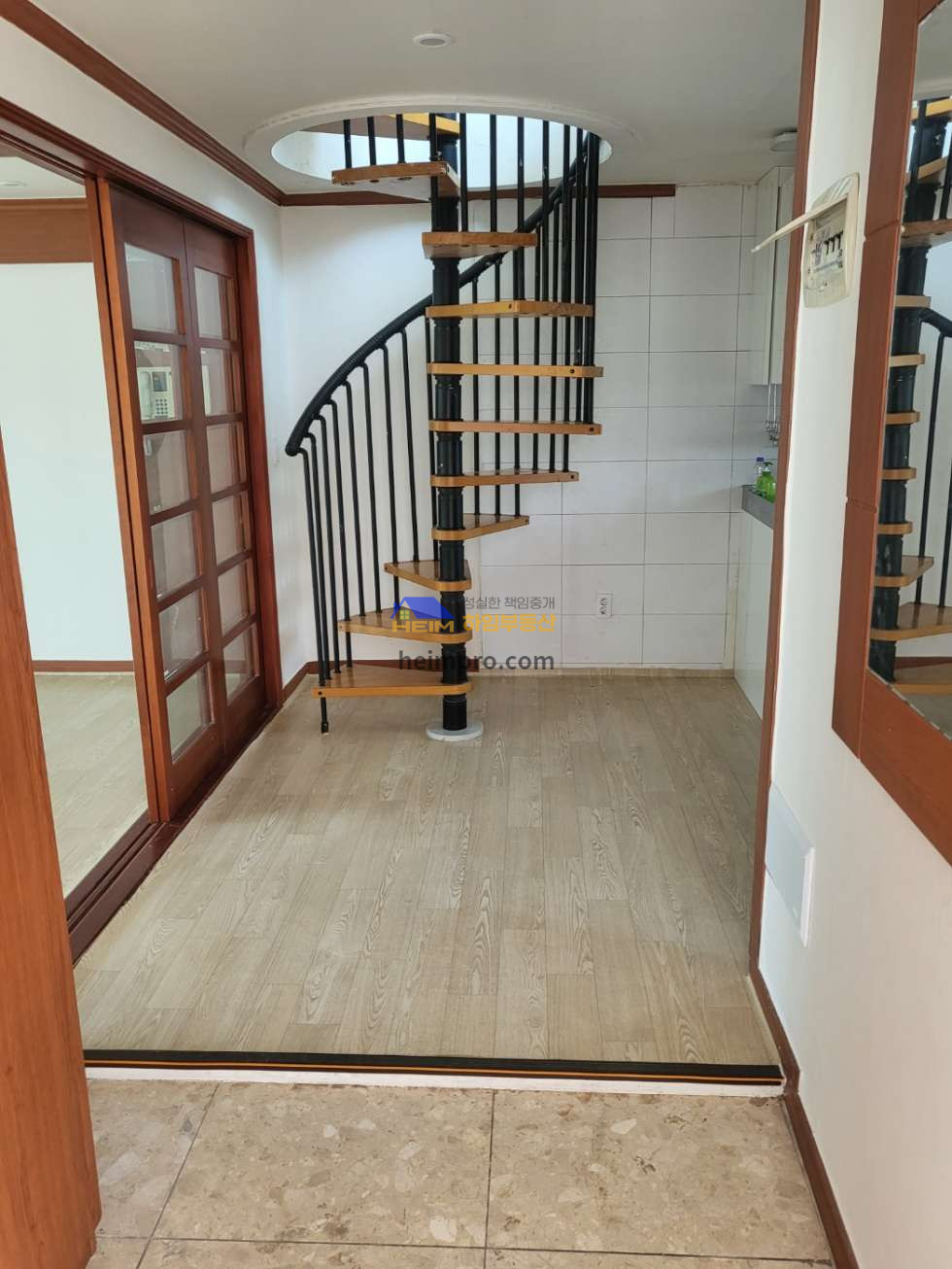 부산 부산진구 초읍동 279-9 올수리, 초읍천로 도로변, 아파트 맨위층으로 복층구조. 매매 매물번호 10822 사진 1