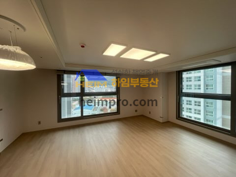 부산 부산진구 부전동 443-16 101동 서면 역세권, 양면창, 시스템에어컨5대 , 중문, 확장 등 옵션 매매 매물번호 11170 사진 2