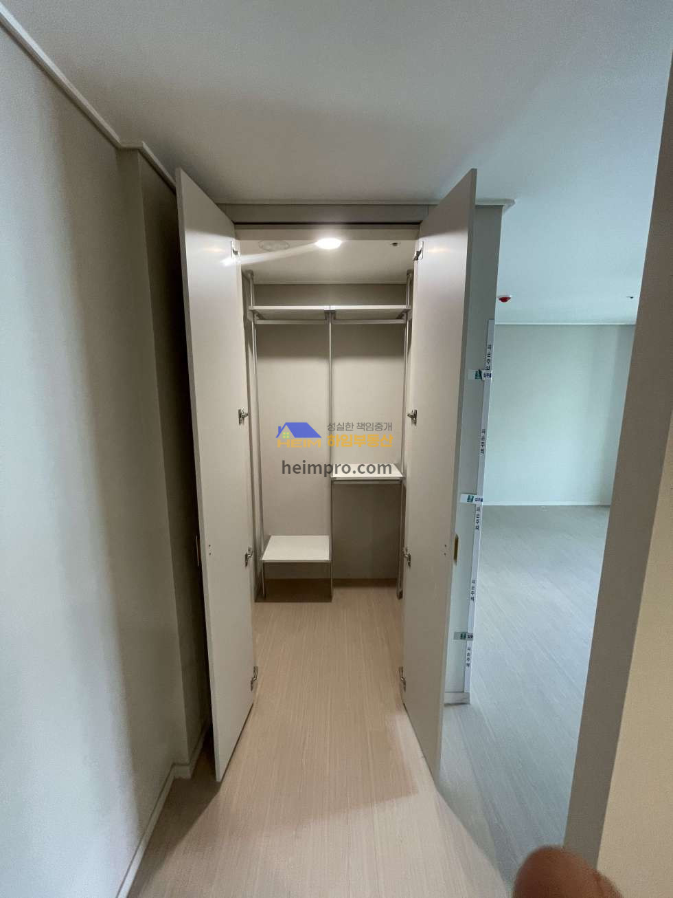 부산 부산진구 연지동 415 118동 조합원 매물로 풀옵션, 상가가깝고 대로변 옆동으로 생활편리. 매매 매물번호 10075 사진 2