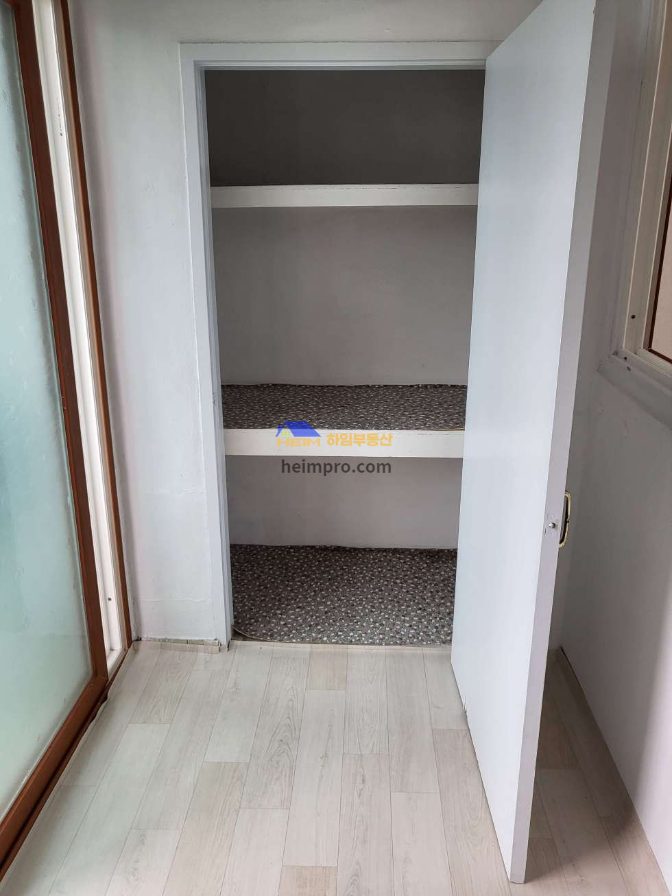 부산 부산진구 초읍동 268-1 1동 심야전기 설치.생활권 편리한 위치로 은행 병원 버스정류장등 가까움. 전세 매물번호 10892 사진 10