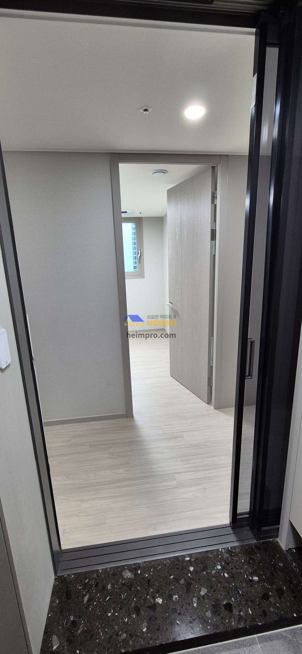 부산 부산진구 초읍동 681 103동 조합원 풀옵션, 후문출입구 앞동, 주인거주. 매매 매물번호 11132 사진 6